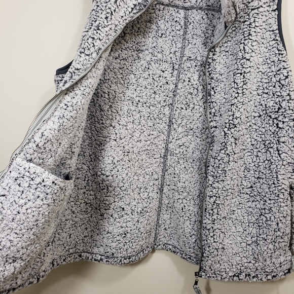 J. American shearling feel fleece zip front vest - Picture 7 of 9